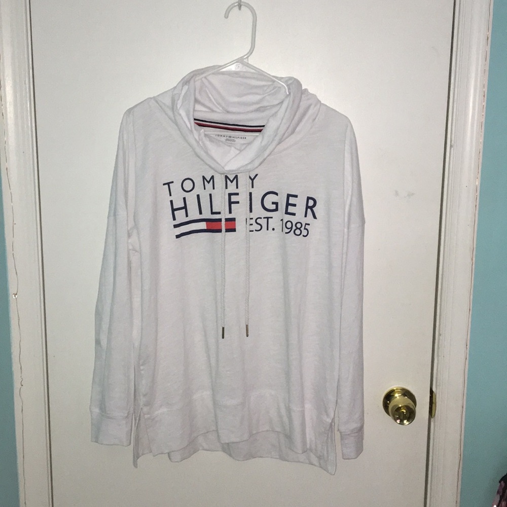 Light loose turtle neck sweatshirt.